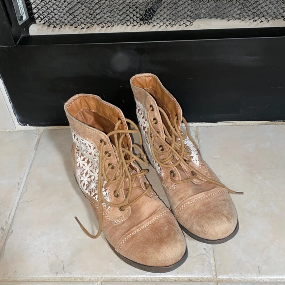 Tan booties - Picture 3 of 6